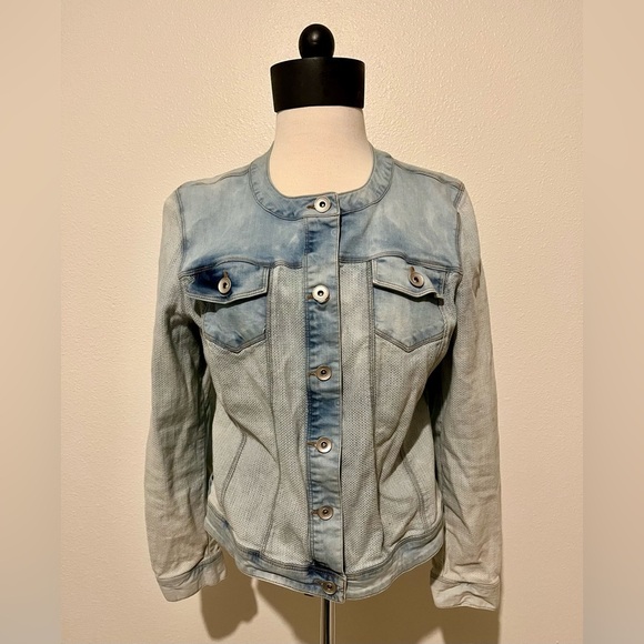 Tribal Jeans Classic light Denim jacket. Women’s size L - Picture 1 of 3